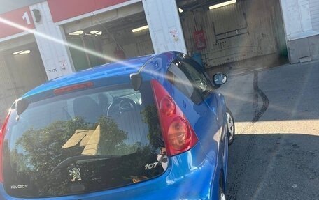 Peugeot 107 I рестайлинг, 2011 год, 440 000 рублей, 3 фотография