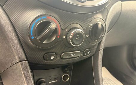 Hyundai Solaris II рестайлинг, 2012 год, 879 900 рублей, 10 фотография