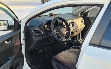 Hyundai Solaris II рестайлинг, 2017 год, 1 150 000 рублей, 4 фотография