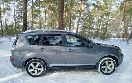 Mitsubishi Outlander III рестайлинг 3, 2008 год, 1 300 000 рублей, 2 фотография