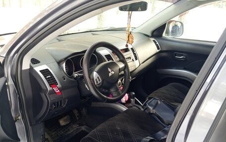 Mitsubishi Outlander III рестайлинг 3, 2008 год, 1 300 000 рублей, 4 фотография