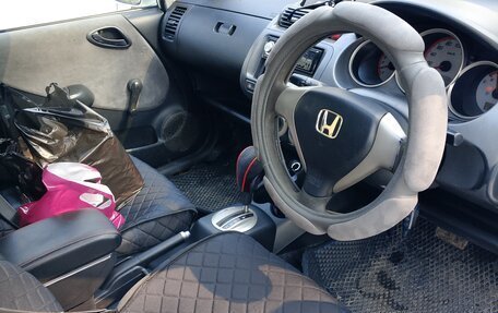 Honda Fit III, 2004 год, 330 000 рублей, 6 фотография