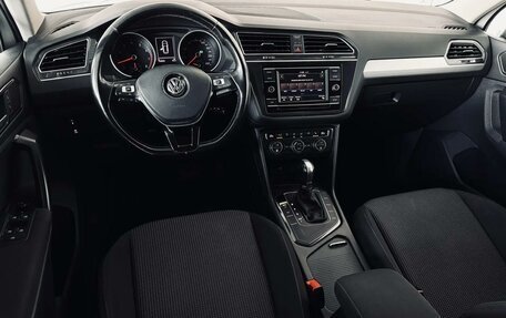 Volkswagen Tiguan II, 2017 год, 2 200 000 рублей, 10 фотография