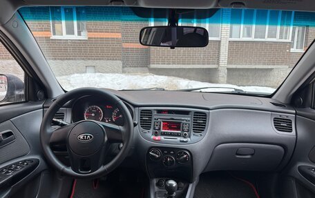 KIA Rio II, 2010 год, 385 000 рублей, 18 фотография