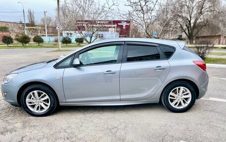 Opel Astra J, 2011 год, 656 000 рублей, 9 фотография