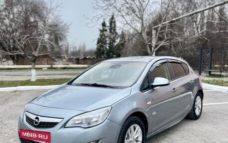 Opel Astra J, 2011 год, 656 000 рублей, 3 фотография