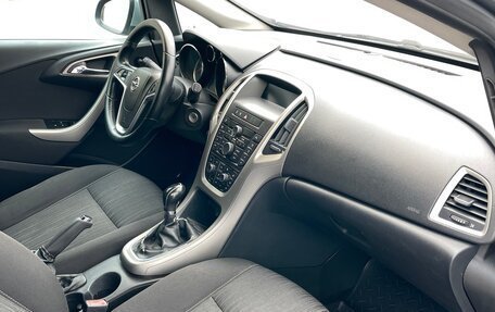 Opel Astra J, 2011 год, 656 000 рублей, 26 фотография