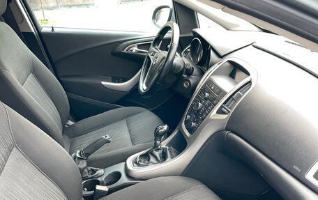 Opel Astra J, 2011 год, 656 000 рублей, 27 фотография