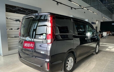 Toyota Esquire I, 2014 год, 1 870 000 рублей, 7 фотография