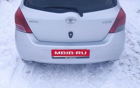 Toyota Yaris III рестайлинг, 2008 год, 630 000 рублей, 10 фотография
