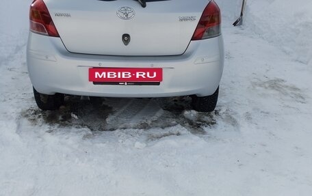 Toyota Yaris III рестайлинг, 2008 год, 630 000 рублей, 3 фотография