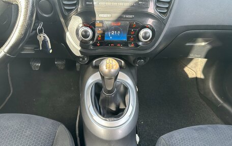 Nissan Juke II, 2011 год, 810 000 рублей, 11 фотография