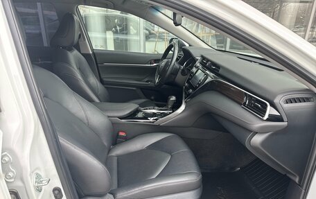 Toyota Camry, 2021 год, 3 030 000 рублей, 14 фотография