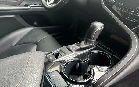 Toyota Camry, 2021 год, 3 030 000 рублей, 17 фотография