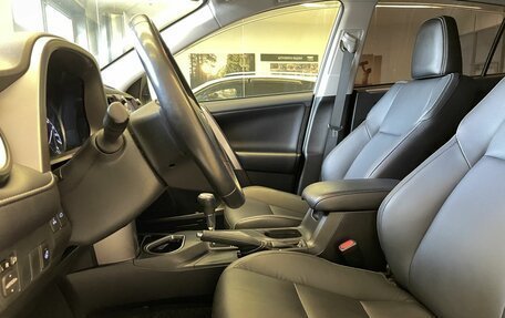 Toyota RAV4, 2019 год, 3 050 000 рублей, 8 фотография