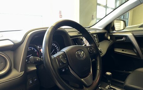 Toyota RAV4, 2019 год, 3 050 000 рублей, 7 фотография