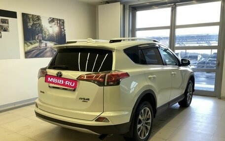 Toyota RAV4, 2019 год, 3 050 000 рублей, 4 фотография