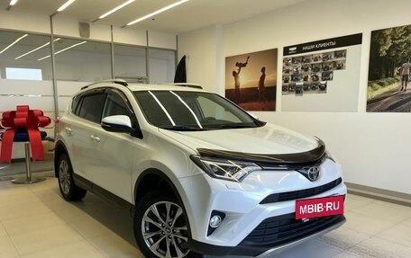 Toyota RAV4, 2019 год, 3 050 000 рублей, 3 фотография