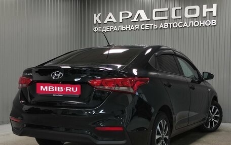 Hyundai Solaris II рестайлинг, 2017 год, 880 000 рублей, 2 фотография