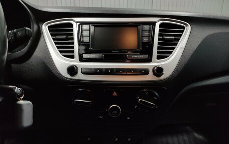 Hyundai Solaris II рестайлинг, 2017 год, 880 000 рублей, 12 фотография