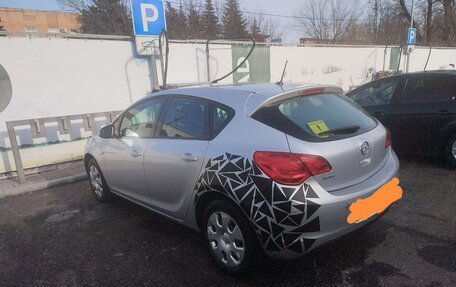 Opel Astra J, 2010 год, 600 000 рублей, 4 фотография