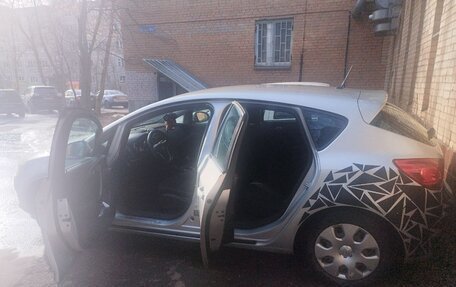 Opel Astra J, 2010 год, 600 000 рублей, 7 фотография