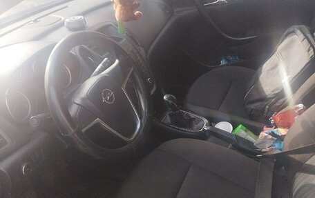 Opel Astra J, 2010 год, 600 000 рублей, 22 фотография