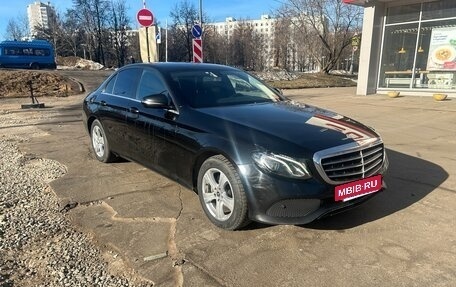 Mercedes-Benz E-Класс, 2019 год, 1 650 000 рублей, 2 фотография