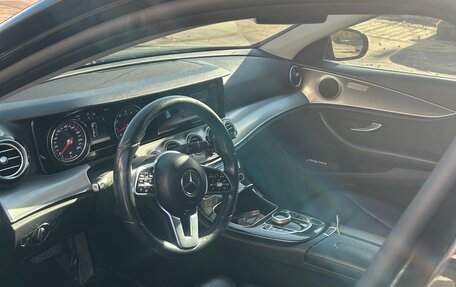 Mercedes-Benz E-Класс, 2019 год, 1 650 000 рублей, 4 фотография