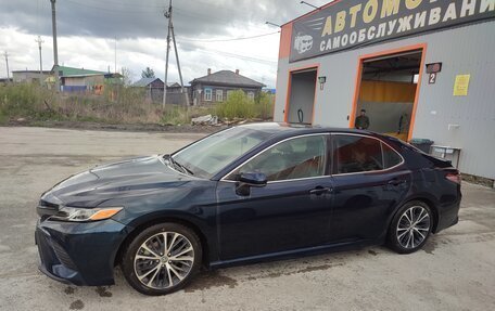 Toyota Camry, 2018 год, 2 580 000 рублей, 3 фотография