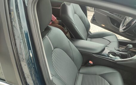 Toyota Camry, 2018 год, 2 580 000 рублей, 9 фотография