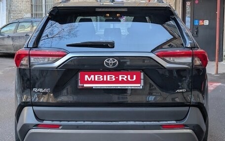 Toyota RAV4, 2021 год, 3 700 000 рублей, 4 фотография