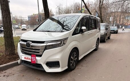 Honda Stepwgn IV, 2017 год, 2 180 000 рублей, 2 фотография