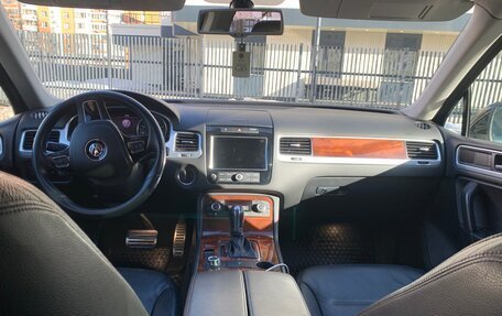 Volkswagen Touareg III, 2011 год, 1 950 000 рублей, 11 фотография