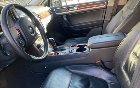 Volkswagen Touareg III, 2011 год, 1 950 000 рублей, 7 фотография