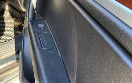 Volkswagen Touareg III, 2011 год, 1 950 000 рублей, 15 фотография