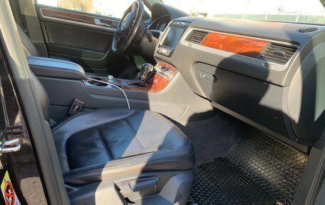 Volkswagen Touareg III, 2011 год, 1 950 000 рублей, 16 фотография