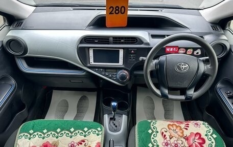 Toyota Aqua I, 2013 год, 829 000 рублей, 18 фотография