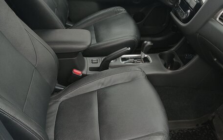 Mitsubishi Outlander III рестайлинг 3, 2015 год, 1 850 000 рублей, 9 фотография