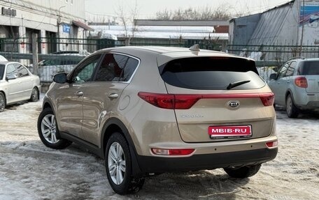 KIA Sportage IV рестайлинг, 2018 год, 1 800 000 рублей, 3 фотография