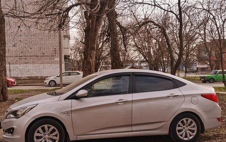 Hyundai Solaris II рестайлинг, 2014 год, 815 000 рублей, 3 фотография