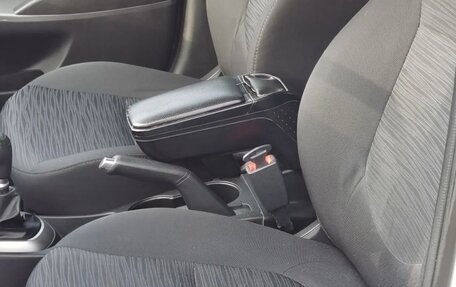 Hyundai Solaris II рестайлинг, 2014 год, 815 000 рублей, 17 фотография