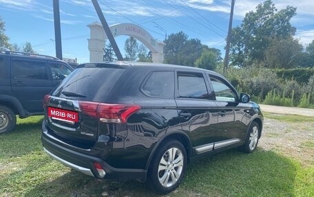 Mitsubishi Outlander III рестайлинг 3, 2015 год, 1 780 000 рублей, 2 фотография