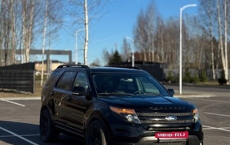Ford Explorer VI, 2013 год, 1 950 000 рублей, 3 фотография