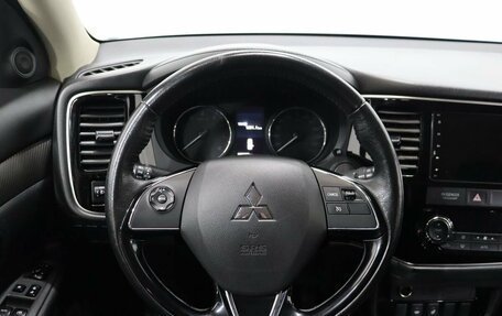 Mitsubishi Outlander III рестайлинг 3, 2018 год, 2 195 000 рублей, 13 фотография