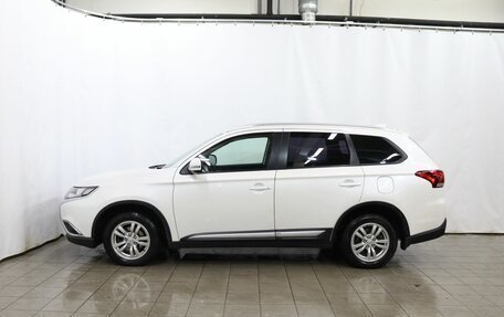 Mitsubishi Outlander III рестайлинг 3, 2018 год, 2 195 000 рублей, 8 фотография