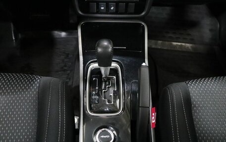 Mitsubishi Outlander III рестайлинг 3, 2018 год, 2 195 000 рублей, 17 фотография