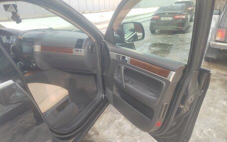 Volkswagen Touareg III, 2007 год, 1 050 000 рублей, 2 фотография