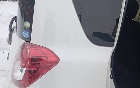 Toyota Ractis I, 2010 год, 900 000 рублей, 20 фотография