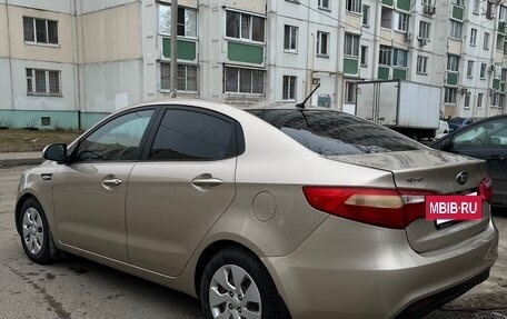 KIA Rio III рестайлинг, 2014 год, 880 000 рублей, 3 фотография